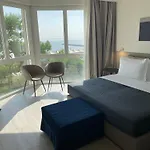 Petit Palais Otel