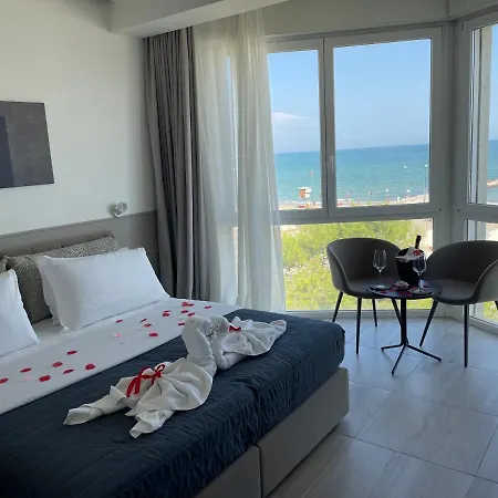Hotell Petit Palais 4*