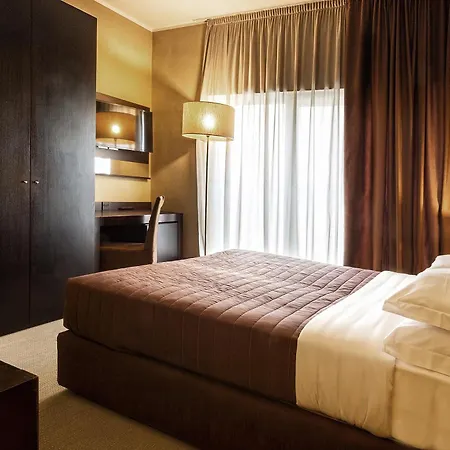 Petit Palais Hotel 4*