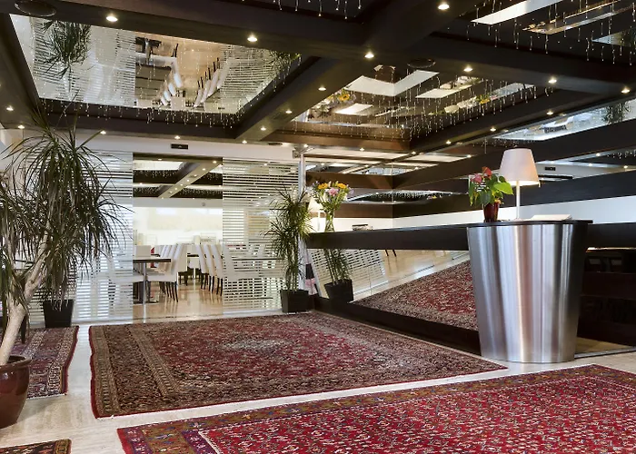 Hotel Petit Palais 4*